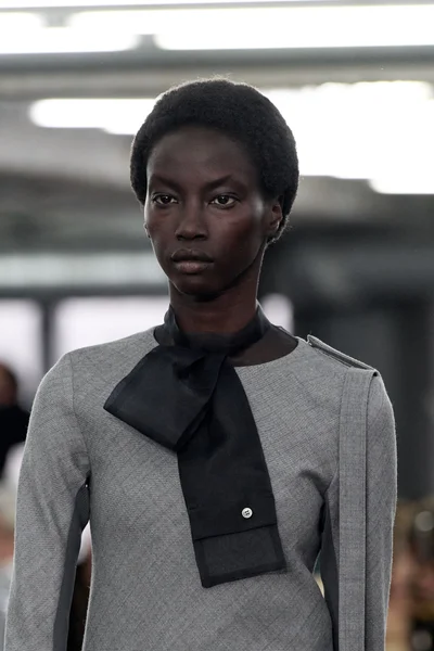 Look 11